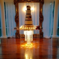 amazing wedding cake.jpg