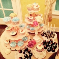 wedding cupcakes and treats