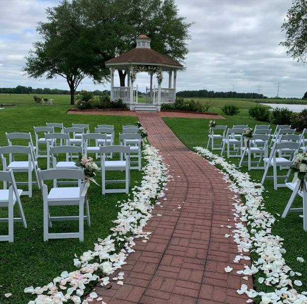 Intimate-ceremony-with-flowers-by-Petals-by-Design