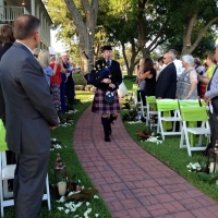 september outdoor wedding with bagpipes