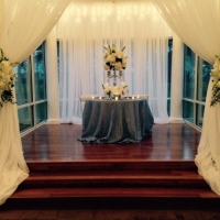 Wedding reception photos - reception table for bride and groom