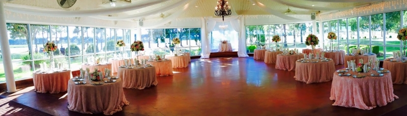 elegant reception tables with an exeptional view in october