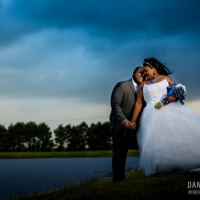 outdoor weddings by the lake in Houston