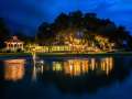 House-Estate-at-night-overlooking-the-pond-with-thousands-of-lights-min