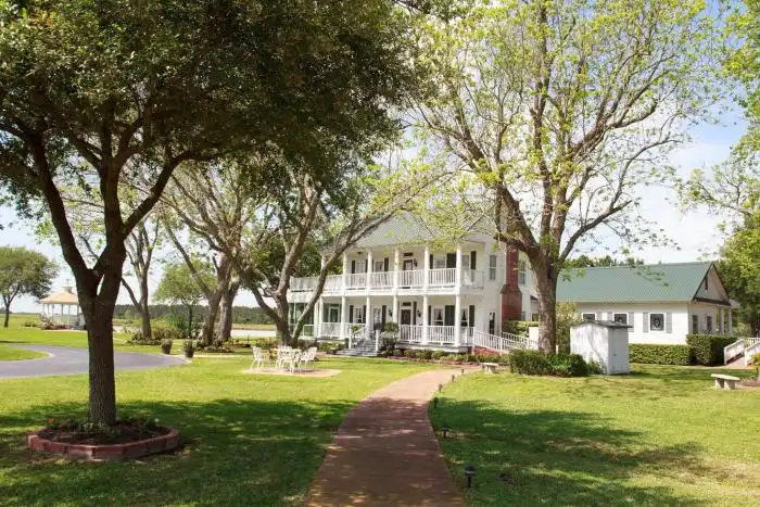 Welcome To House Estate – Houston Wedding Venues