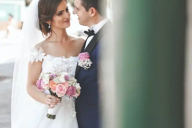 How to Dress Well When Tying the Knot?